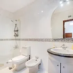 Apartment Floor Retreat In *