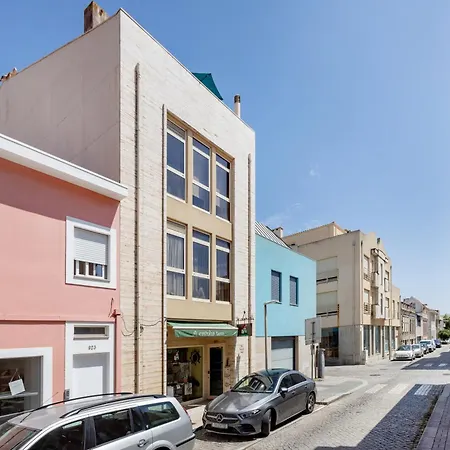 Floor Retreat In إسبِنو