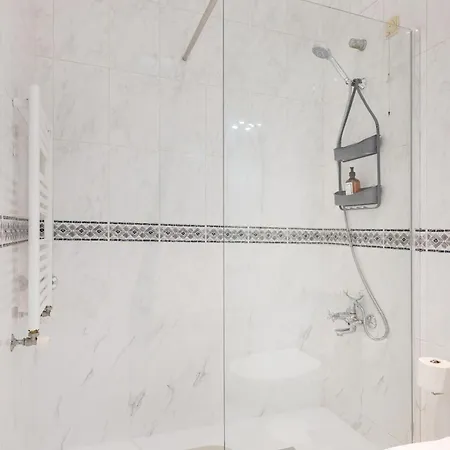 Apartament Floor Retreat In