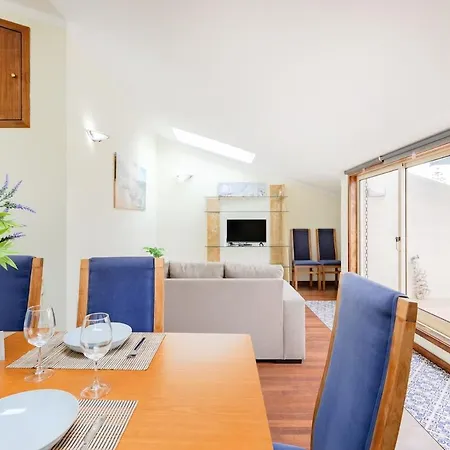 Floor Retreat In Апартаменты Эшпинью